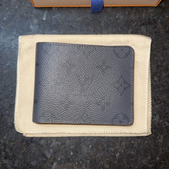 Louis Vuitton Slender Wallet 100% Authentic - Picture 4 of 17